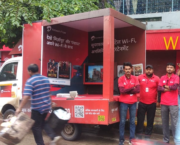 L-shape van with activity